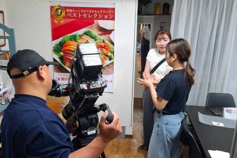 817